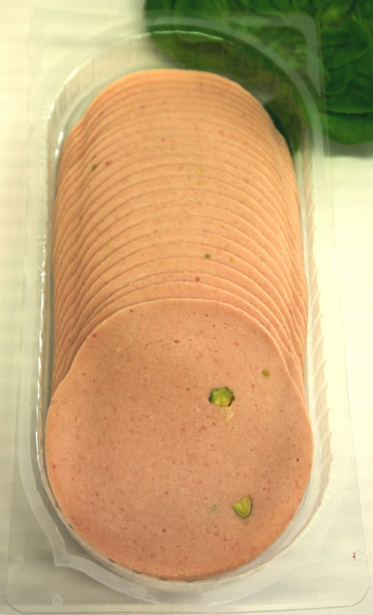 Mortadella mit Pistazien 500g. Schale geschnitten